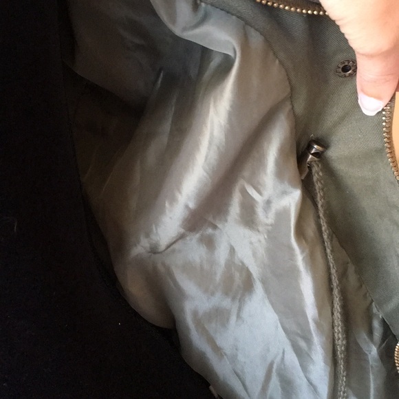 Thread and supply utility jacket - Picture 6 of 6